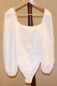 Princess Polly ボディスーツ ホワイト バルーンスリーブ