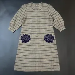 美品 斎藤都世子 ニットワンピース 薔薇 刺繍 前ジップ 花柄 7分丈のサムネイル