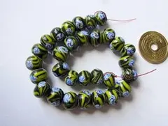 ★A3003★未使用　ガラスビーズ　小粒　美文様　30P