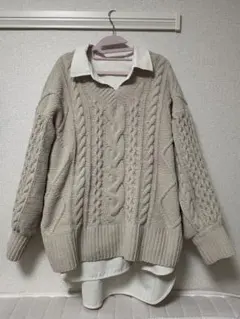 【値下げ】AZUL ベージュ ケーブルニット セーター + ホワイトシャツ