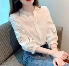 ブラウス　刺繍入り　小さいサイズ　シフォンブラウストップ　Vネック　し21