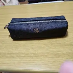 マリークヮント　ペンケース　花のチャーム付き