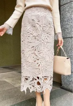 レース模様 ベージュ タイトスカート
