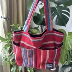 Native Wisdom Amina ハンドバッグ 赤 ストライプのサムネイル