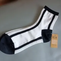 Tabio ストライプソックス ホワイト/ブラック（最終価格）