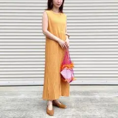 GU リブニットワンピース