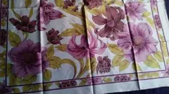 お値下げ　ピンク花模様　タイシルクスカーフ 大判