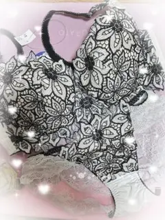 【クリスマス限定】ドゥペルル　花柄刺繍ブラジャーショーツセット