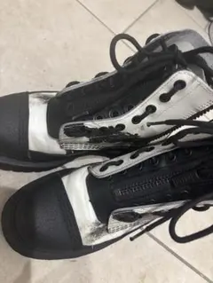 Dr.Martens Nine Inch Nailsコラボブーツ