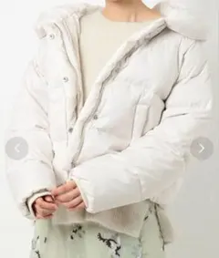 ホワイト ダウンジャケット