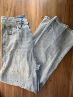 ビジュー付きライトブルーデニムパンツ