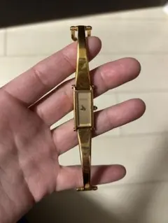 GUCCI ゴールド アナログクォーツ腕時計