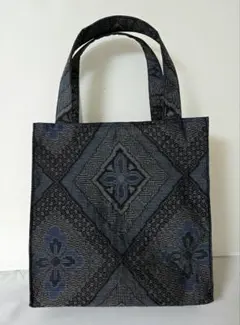 Item thumbnail for item f39d18c7-1cfb-4ede-9e9e-cbb56fb6c94b