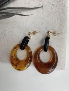 no.252 べっ甲×ブラックピアス[nohea]