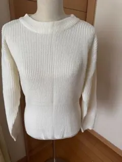 GU ホワイトリブ編み長袖ニットセーター Lサイズ