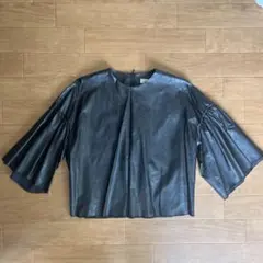 TOMORROW LAND 黒フェイクレザー　プルオーバー