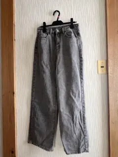 グレー ワイドレッグデニム