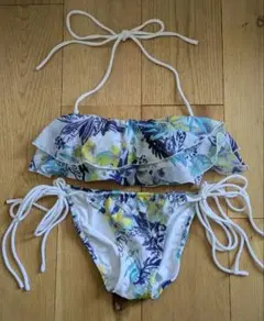 【美品】rienda sueitaフラワープリント水着のサムネイル