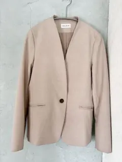 PLST＊ノーカラージャケット　ベージュSのサムネイル