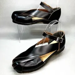 【入手困難】COMME des GARCONS 23.5コムデギャルソンサンダルのサムネイル