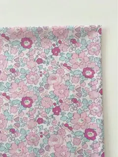 輸入リバティタナローン betsy カットクロス