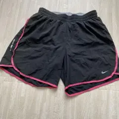 Nike Dri-FIT ショートパンツ レディースMサイズ ブラック/ピンク