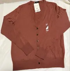 ユニクロ　新品・未使用　エクストラファインメリノＶネックカーディガン　M