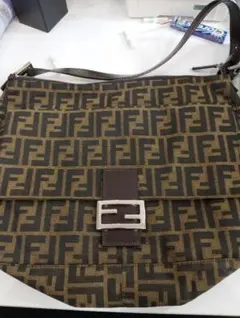 Item thumbnail for item c0c0053e-f8c2-4c14-9f54-d344369b8b17