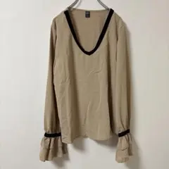 SHEIN ラメ フリル Vネック バイカラー ベージュ×ブラック フリフリ