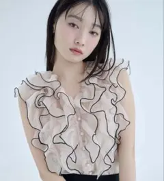 今期】【即日発送】 snidel ノースリフリルブラウス アイボリー - メルカリ
