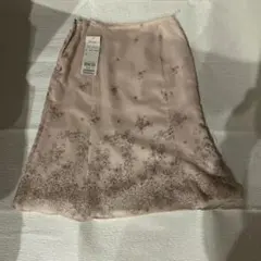 刺繍入りピンクひざ丈スカートのサムネイル