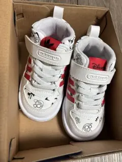 adidas ディズニーベビースニーカー 12cm