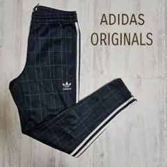 adidas originals　トラックジャージ