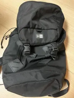 美品❗️NEW ERA ブラックバックパック