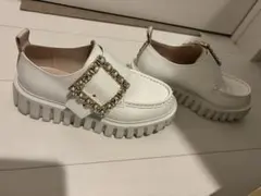 Roger Vivier クリスタルバックル ローファー ホワイトのサムネイル