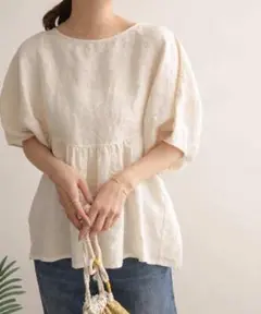 美品✨　白❤️　麻　アーバンリサーチドアーズ　リネンバルーンスリーブブラウス