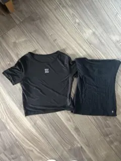 GYDA ブラック 半袖 Tシャツ