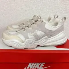 ナイキ Tech Hera スニーカー DR9761-002 24cm おしゃれ