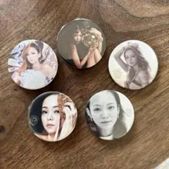2026年最新】安室奈美恵缶バッチの人気アイテム - メルカリ