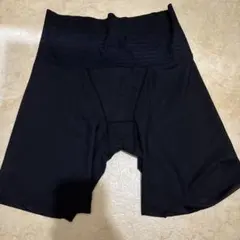 ユニクロ　エアリズムボディシェイパーノンラインショーツ（4分丈）