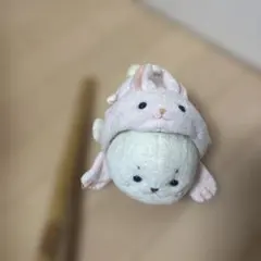 ウサギとアザラシのぬいぐるみ