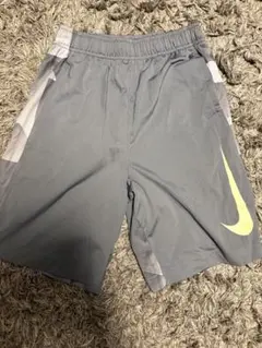 Nike DRI-FIT グレー 半ズボン M