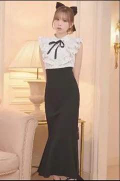 ゆあ様✨️新品 ミシェルマカロン　大人の美脚スカート　ブラック　Sサイズ ブラック