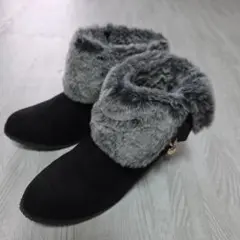 ファー付き黒ブーティ
