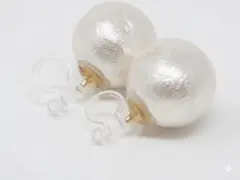 シルバー 球体デザイン フック式イヤリング