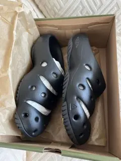 新品KEEN ヨギ サンダル ブラック/マグネット US 9