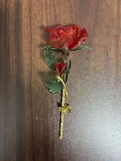 【最高級ガラス細工】気品あるガラスの薔薇 置物（スタンド・花瓶付き）新品 最高級ガラス細工】気品あるガラスの薔薇 置物（スタンド・花瓶付き