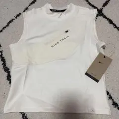 ナイキ　トレイル　新品　タンクトップ　ウィメンズ　Mサイズ