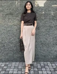新品未使用タグ付き anuans グロッシーカットトップス BROWN ブラウンのサムネイル