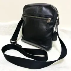 ユキマール様 COACH スエード メッセンジャーバッグ ブラック - メルカリ